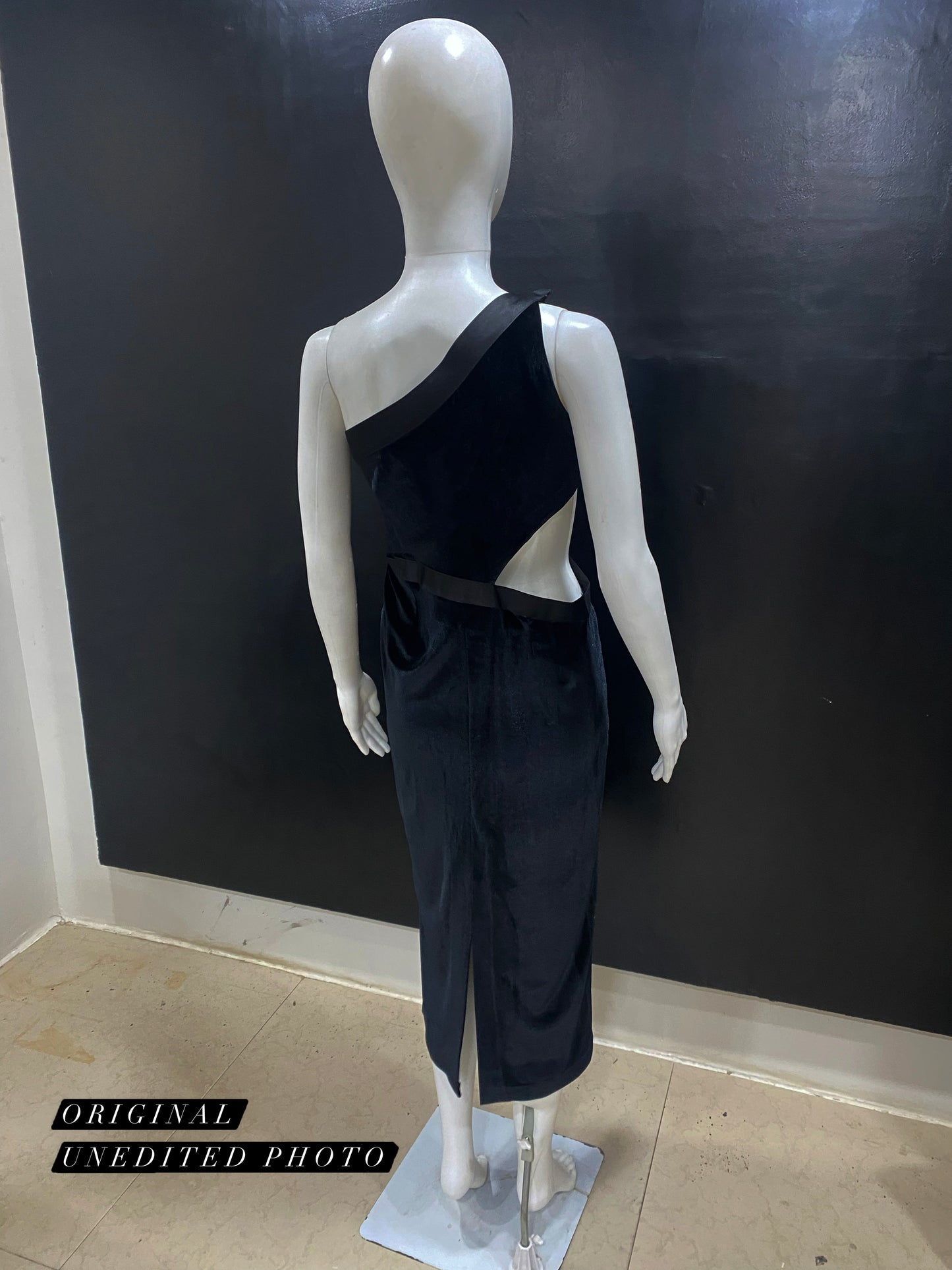 CutOut One Black Velvet Dress