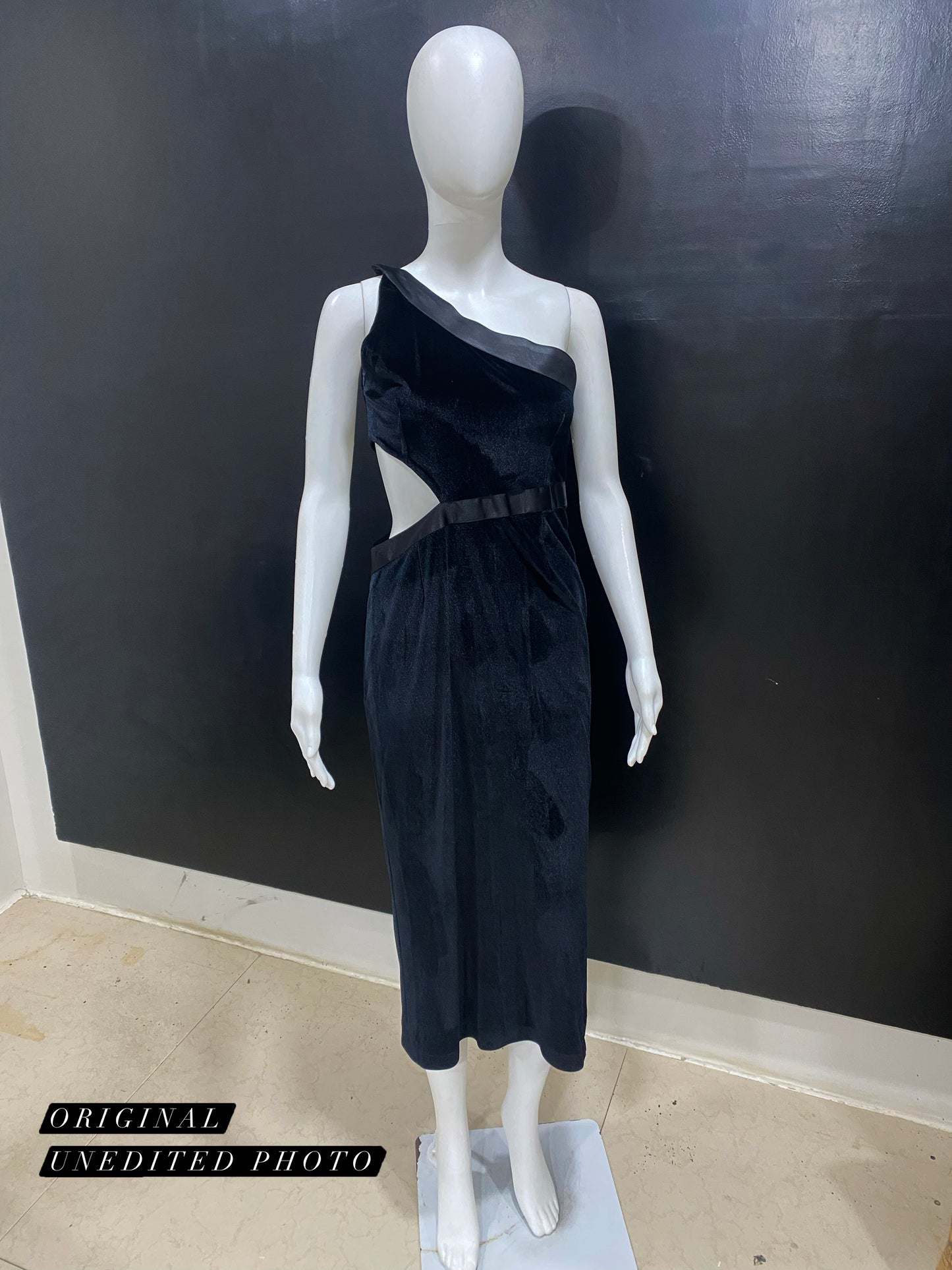 CutOut One Black Velvet Dress