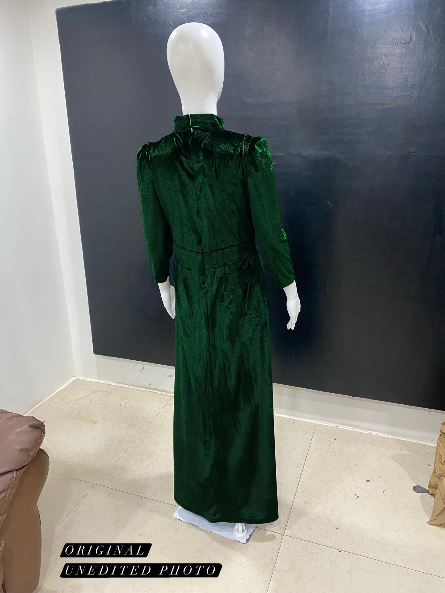Emerald Vintage Neck Velvet Dress