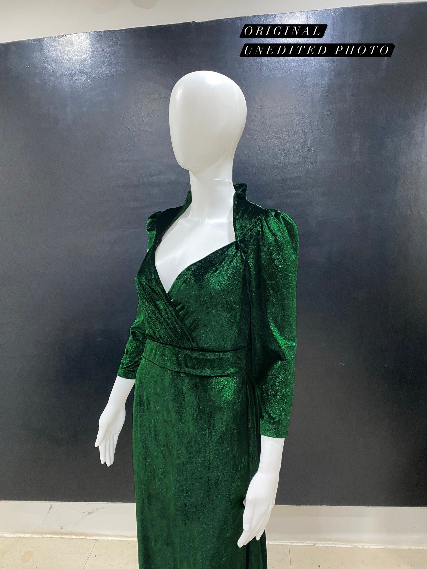 Emerald Vintage Neck Velvet Dress